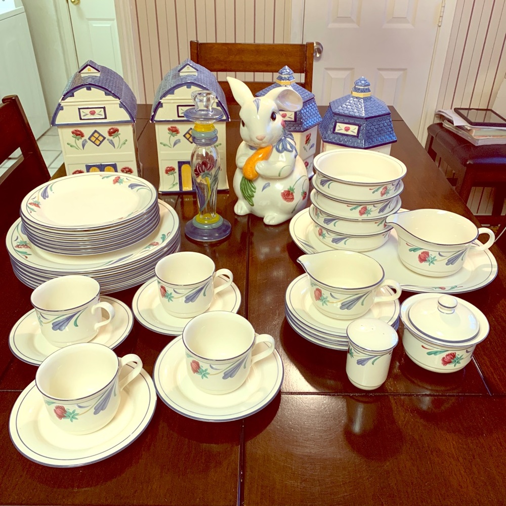 Lenox Chinastone “Poppies on Blue” China Set